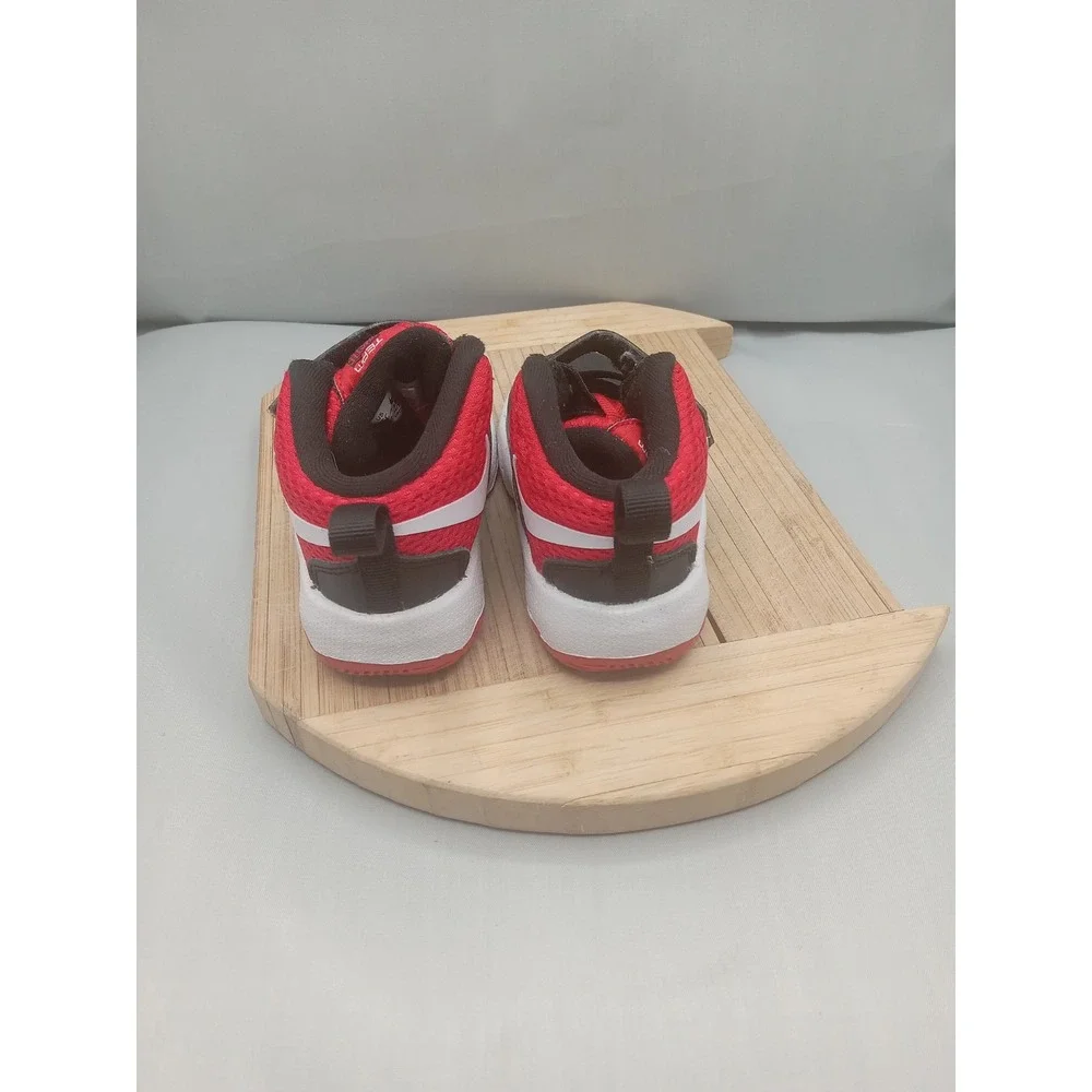 Nike little bit